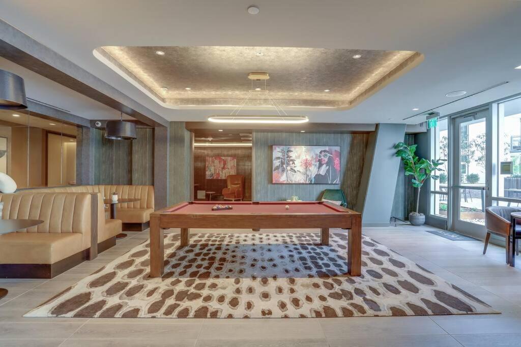 Stylish Condo At Clarendon With Rooftop Views Arlington Ngoại thất bức ảnh