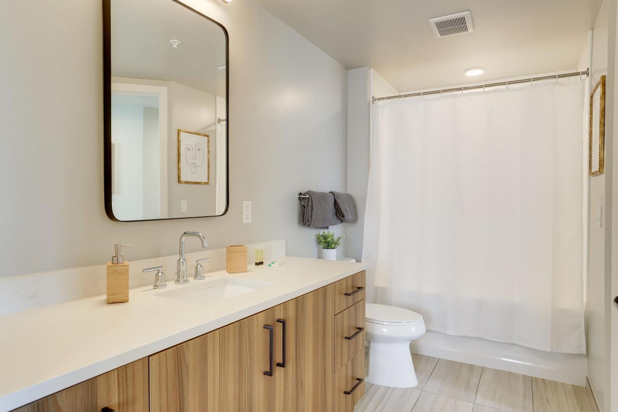 Stylish Condo At Clarendon With Rooftop Views Arlington Ngoại thất bức ảnh