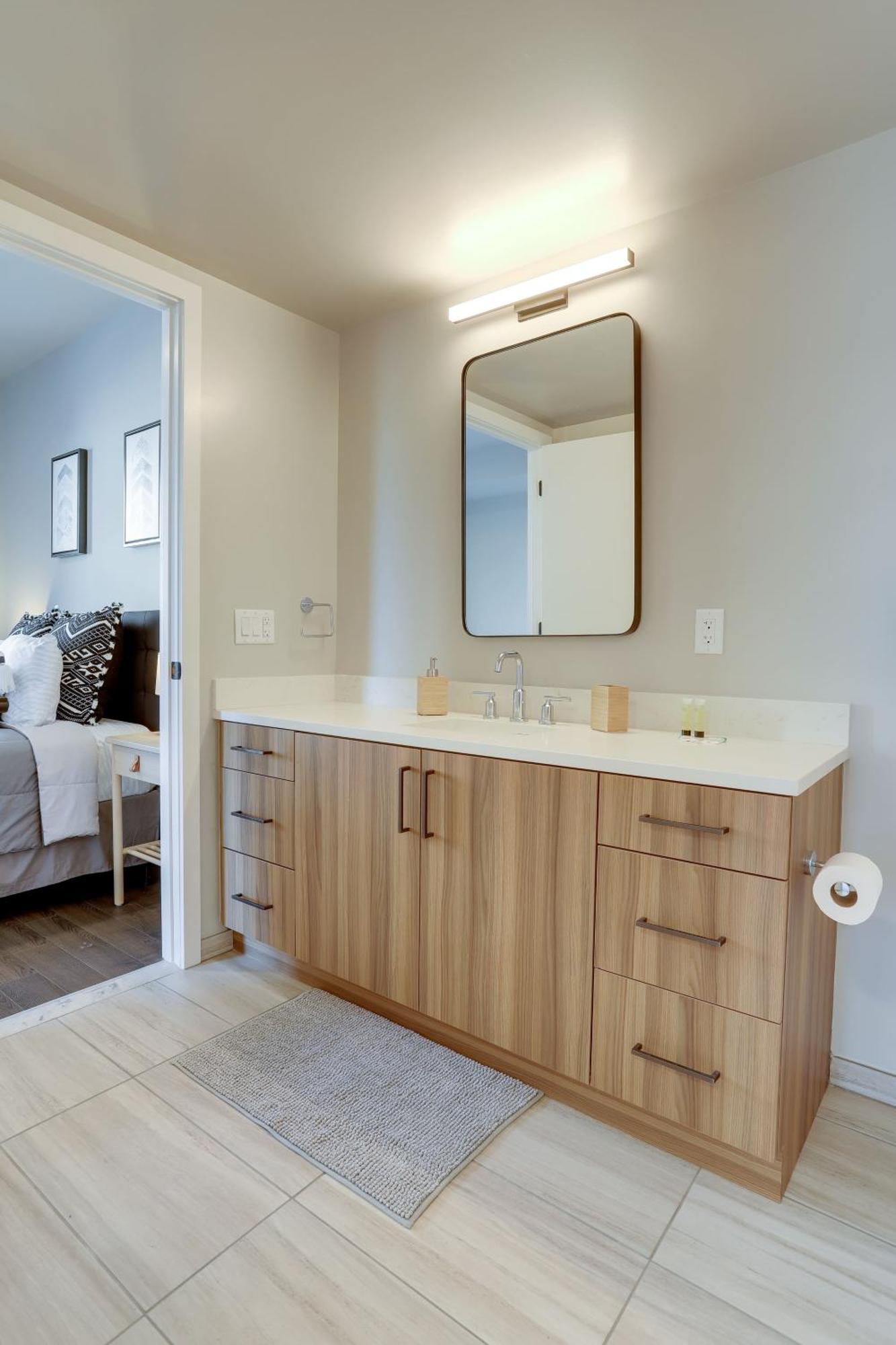 Stylish Condo At Clarendon With Rooftop Views Arlington Ngoại thất bức ảnh